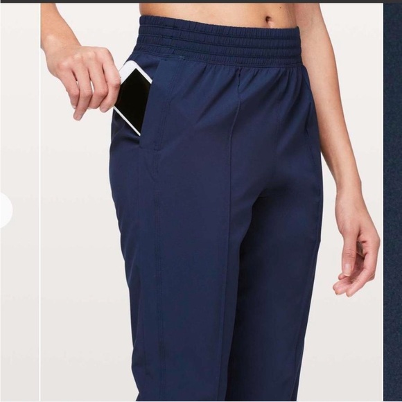 Lululemon Wanderer Jogger - Picture 3 of 8